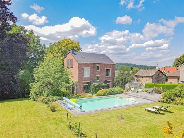 Splendide maison bourgeoise 4 ch avec piscine sur + de 14 a
