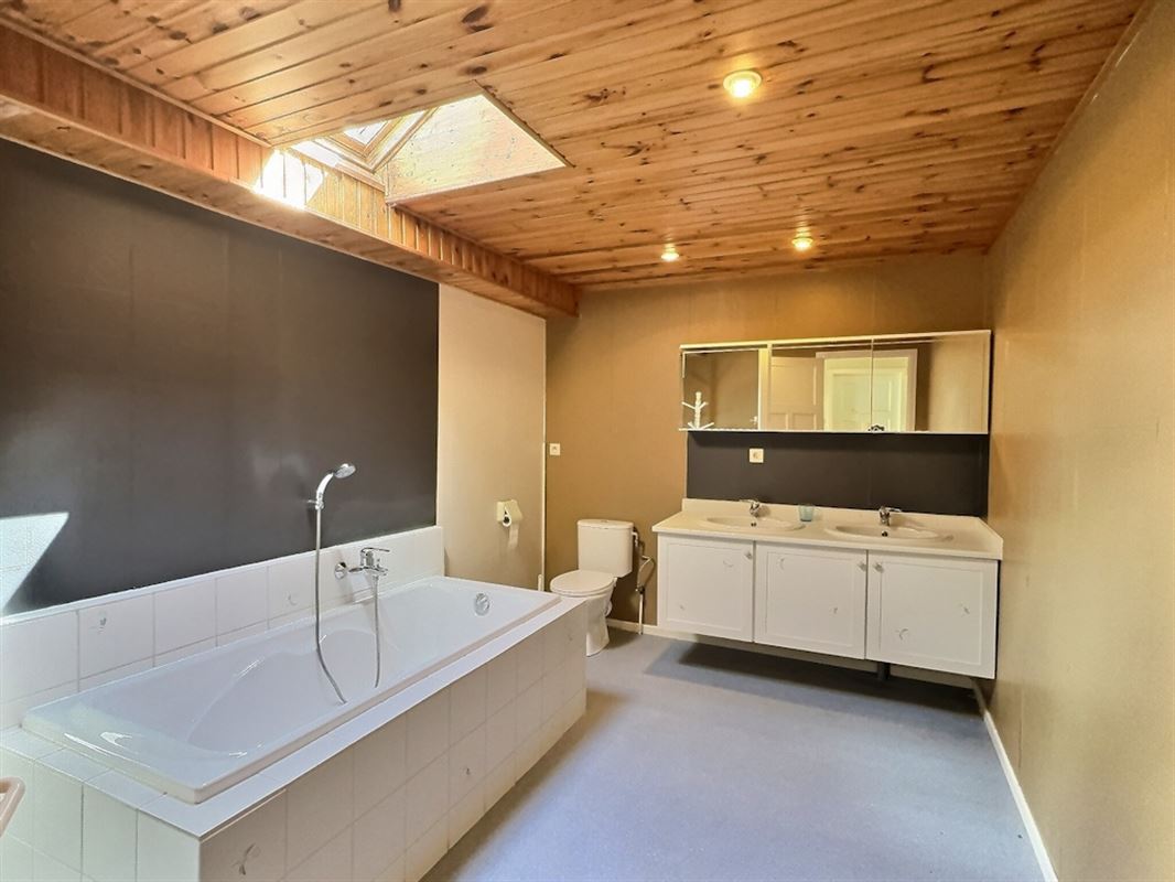 Splendide maison bourgeoise 4 ch avec piscine sur + de 14 a