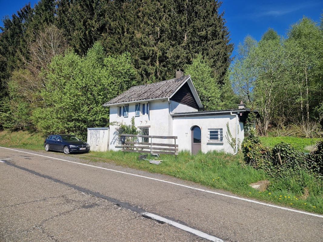 Maisonnette à rénover avec vue imprenable – 8 ares