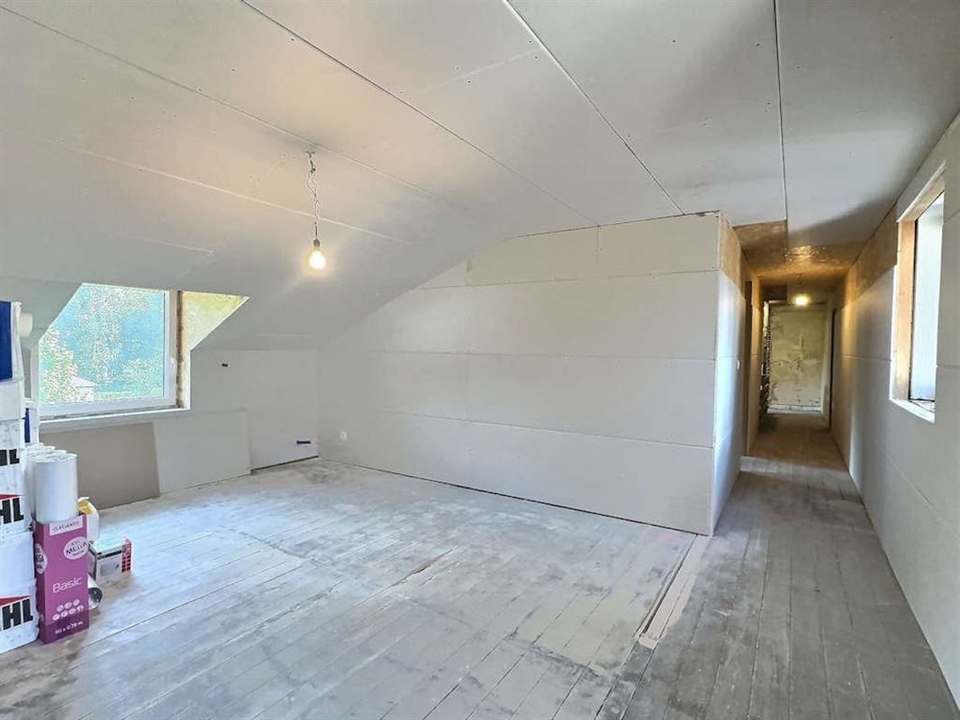 A 1 minute du centre, charmante maison 4 ch à parachever