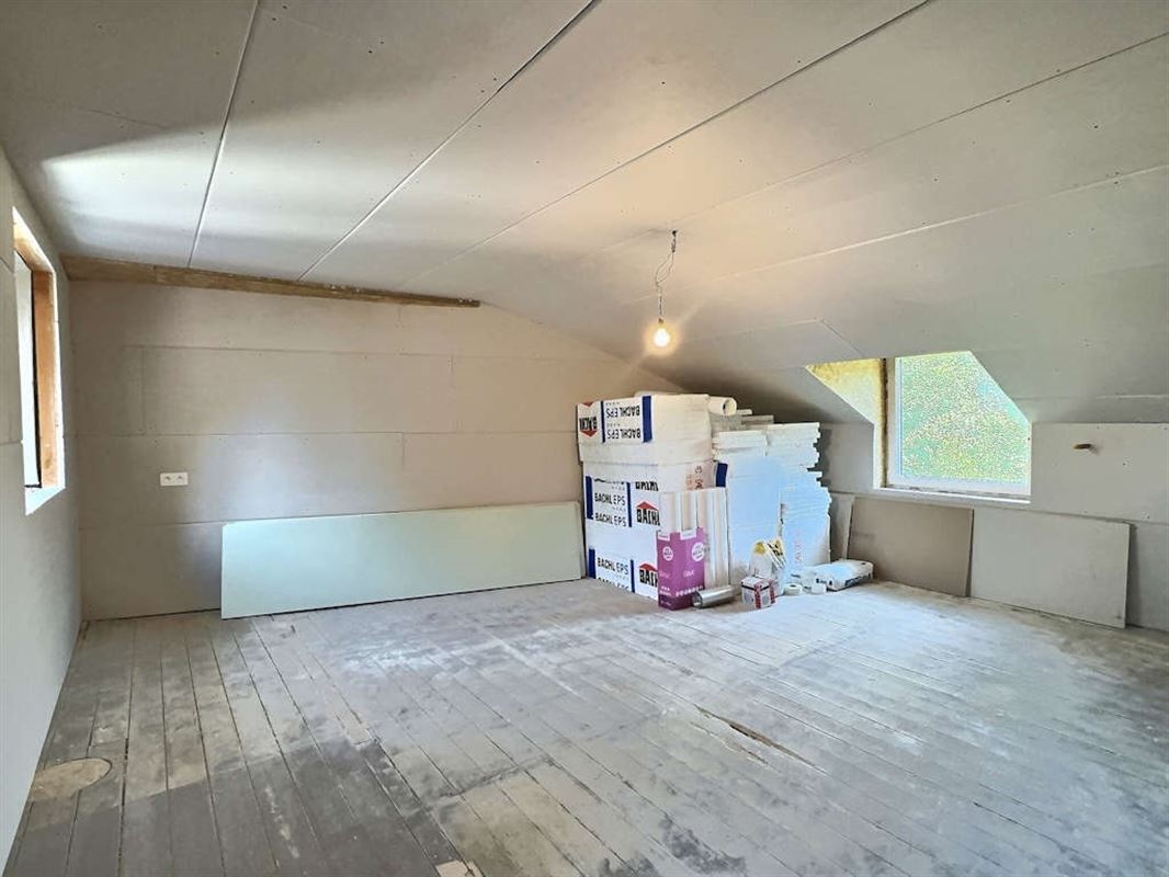 A 1 minute du centre, charmante maison 4 ch à parachever