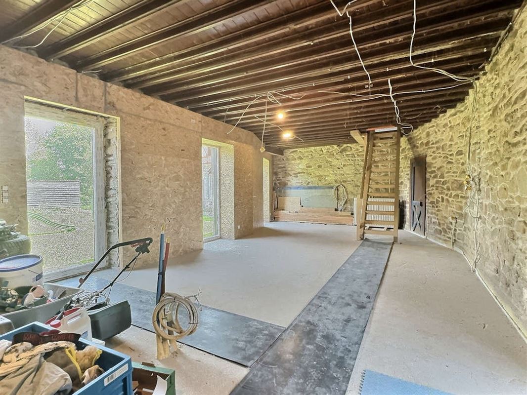 A 1 minute du centre, charmante maison 4 ch à parachever