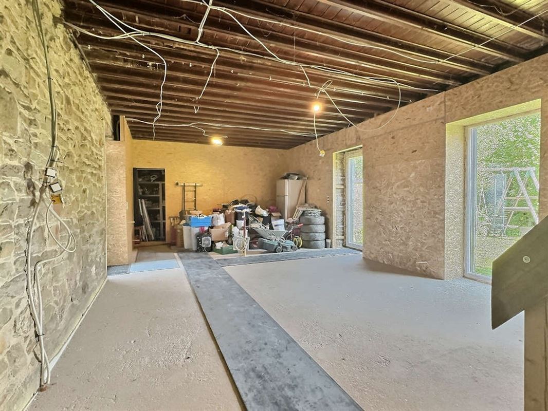 A 1 minute du centre, charmante maison 4 ch à parachever