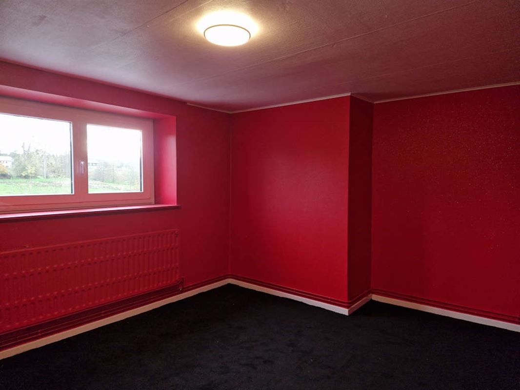 Immeuble commercial en bon état de 511m² sur 18a 25ca