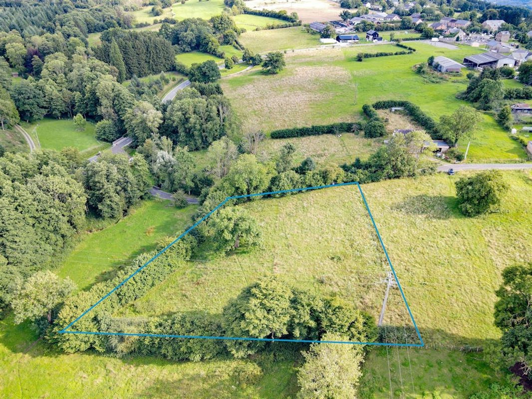 Entre La Roche et Marche-en-Famenne, terrain 43a avec permis