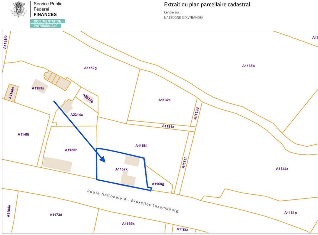 Immeuble commercial en bon état de 511m² sur 18a 25ca