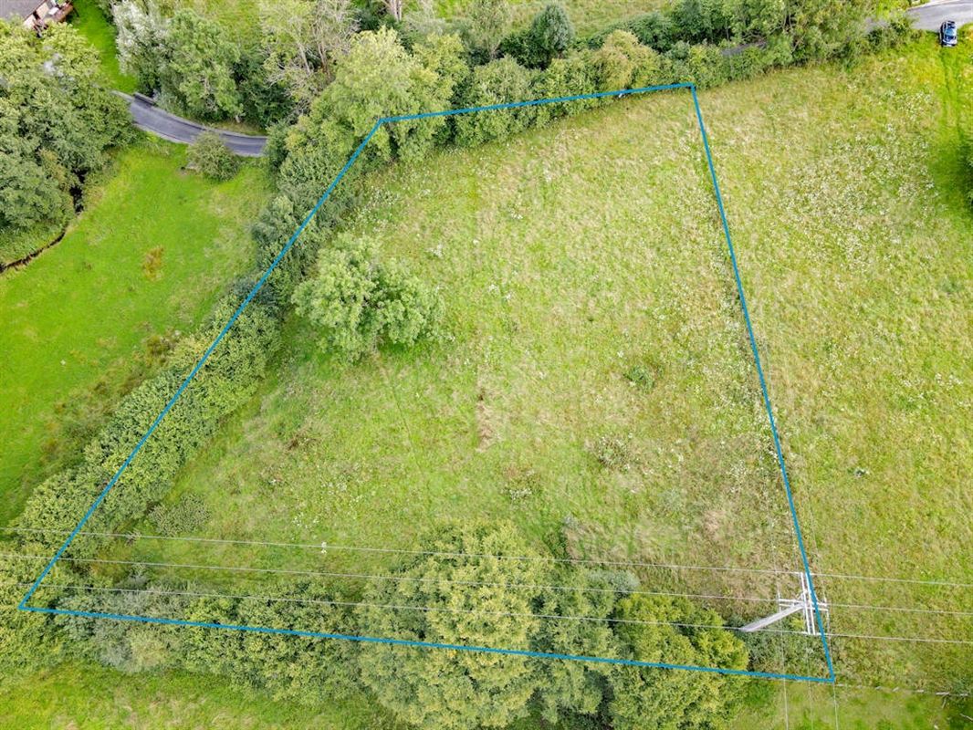 Entre La Roche et Marche-en-Famenne, terrain 43a avec permis