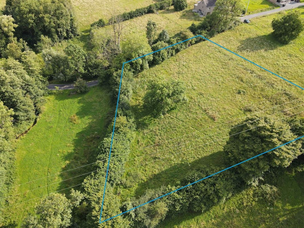 Entre La Roche et Marche-en-Famenne, terrain 43a avec permis