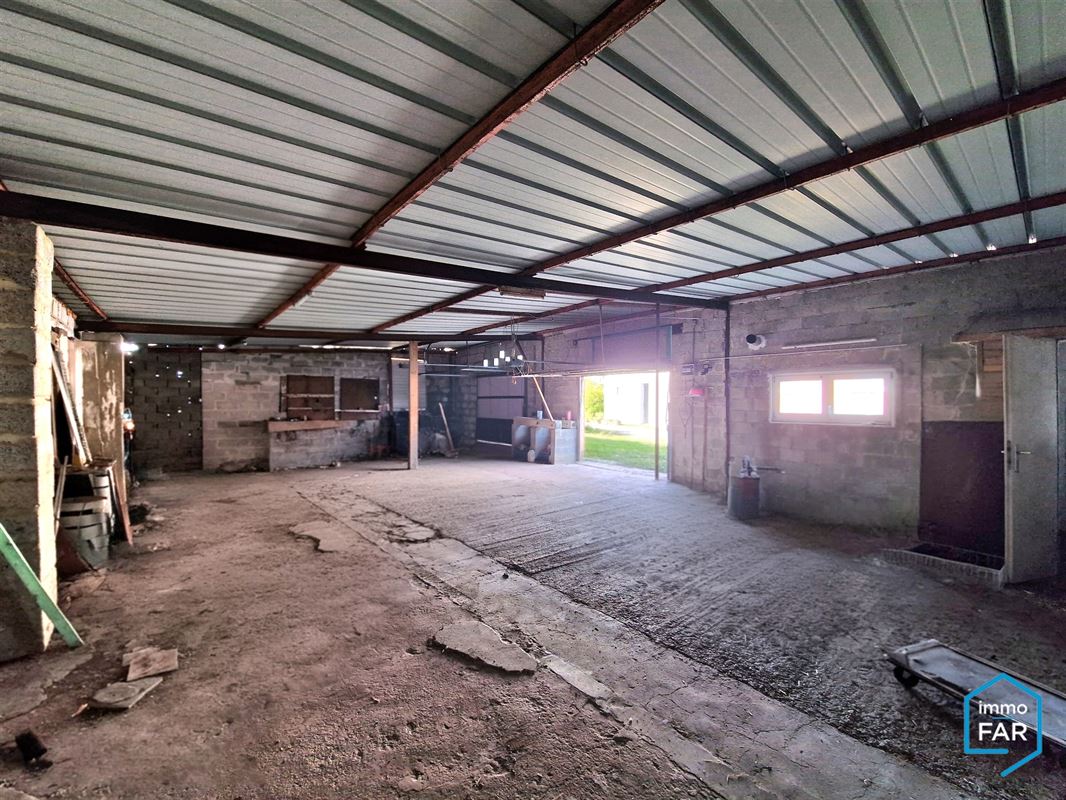 Terrain avec bâtiment polyvalent de 253 m² avec potentiel d’habitation