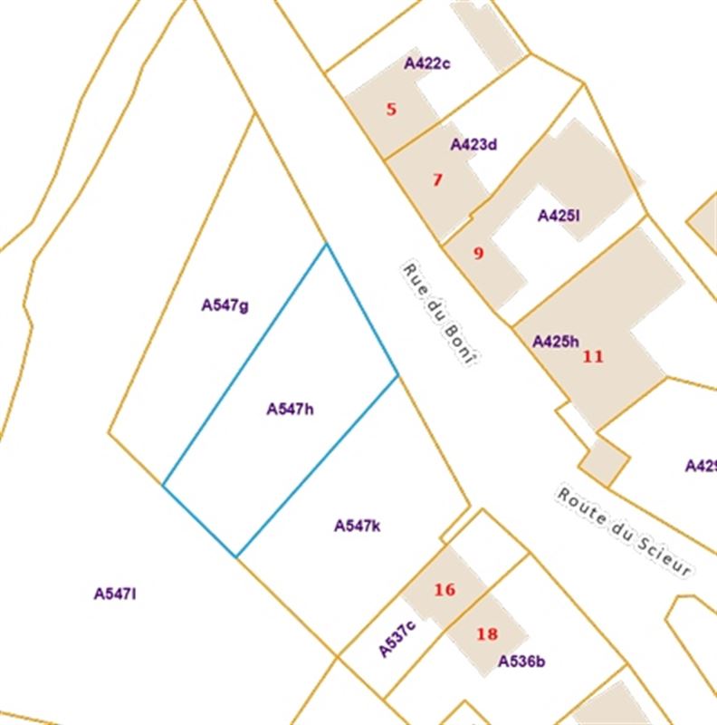 À 9 minutes de Marche, belle parcelle à bâtir de 8ares 33ca