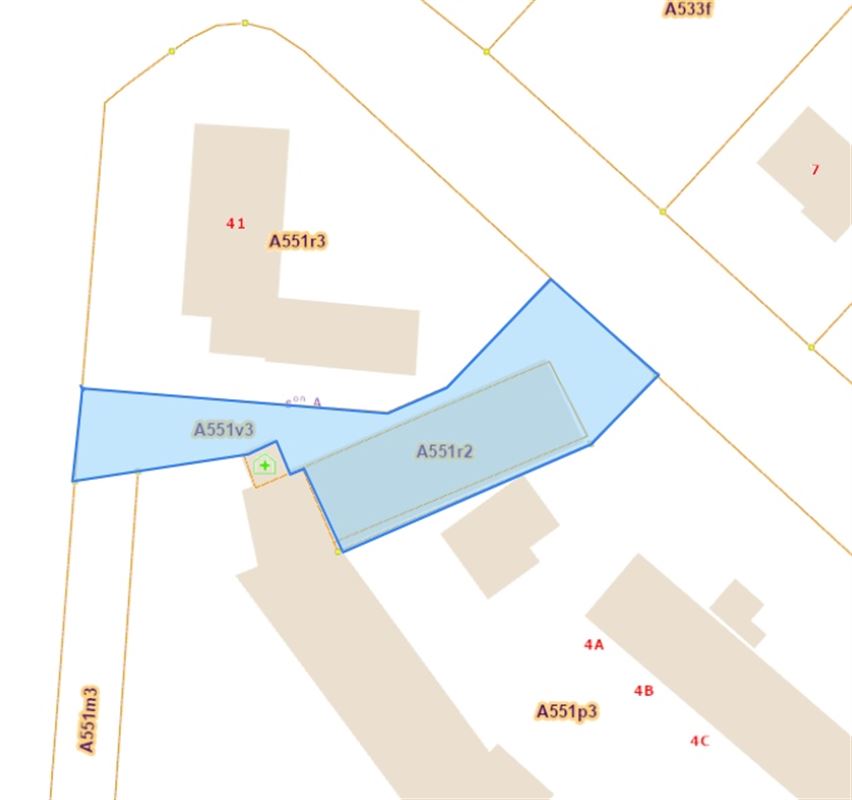 Terrain avec bâtiment polyvalent de 253 m² avec potentiel d’habitation