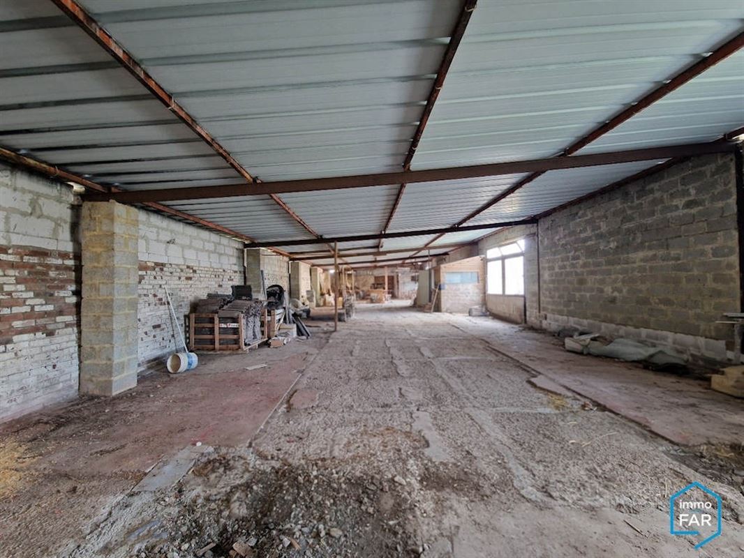 Bâtiment polyvalent de 253 m² avec potentiel d’habitation