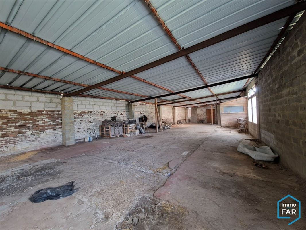 Bâtiment polyvalent de 253 m² avec potentiel d’habitation