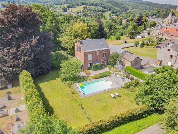 Splendide maison bourgeoise 4 ch avec piscine sur + de 14 a