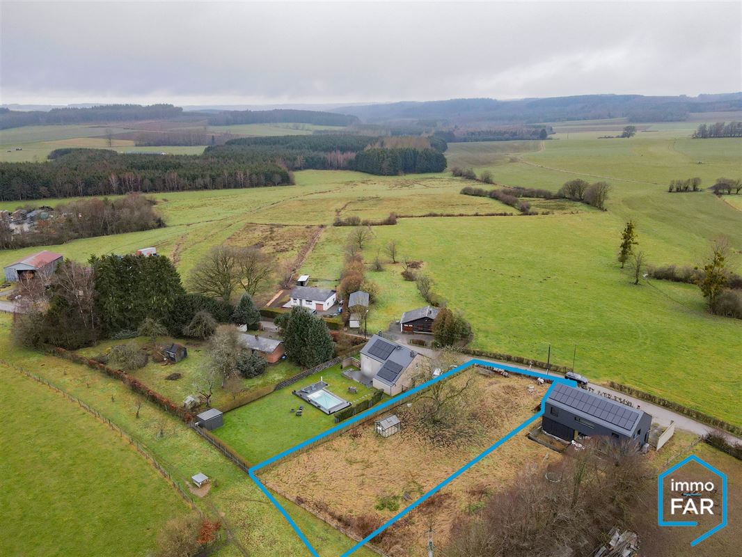 Au grand calme parcelle de 12ares 82ca orientée plein Sud.