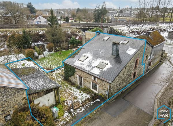 Charmante maison 4 chambres avec garage sur 3ares.