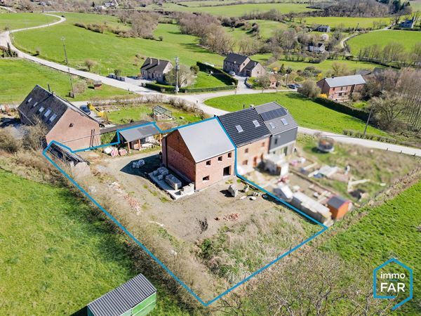 Gros oeuvre ouvert à terminer au grand calme sur 10are25ca.