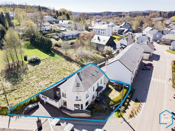 Spacieuse maison 6 chambres avec commerce polyvalent.