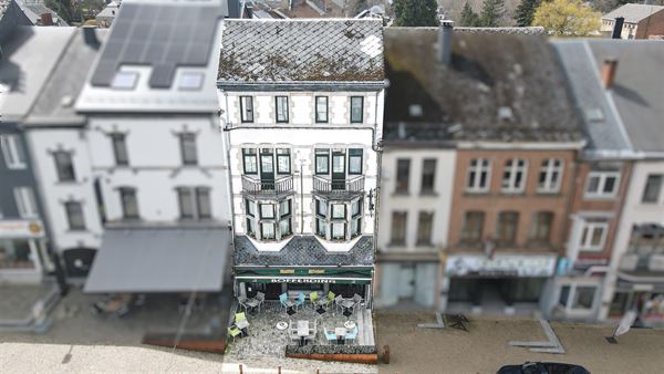 Immense bâtiment à l'énorme potentiel au coeur des Ardennes