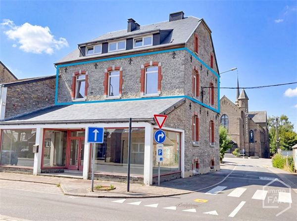 Spacieux appartement 2ch entièrement rénové, parking - cave