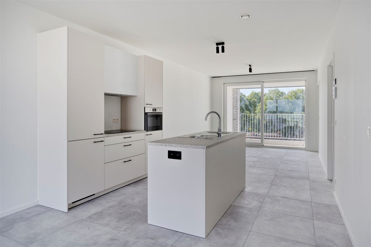 CENTRAAL GELEGEN PENTHOUSE MET 2 SLKS + TERRAS 