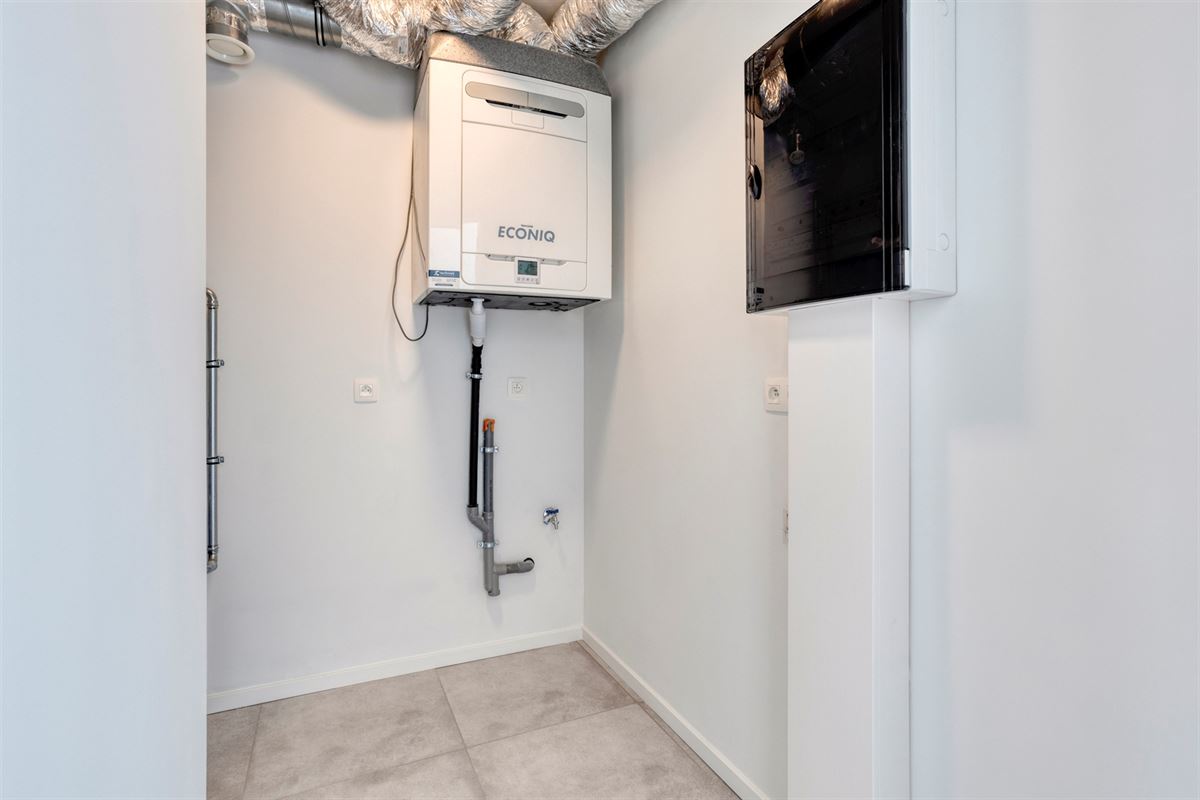 CENTRAAL GELEGEN PENTHOUSE MET 2 SLKS + TERRAS