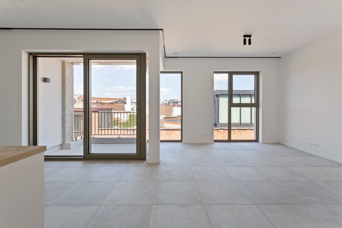 CENTRAAL GELEGEN APP. MET 2 SLKS + TERRAS