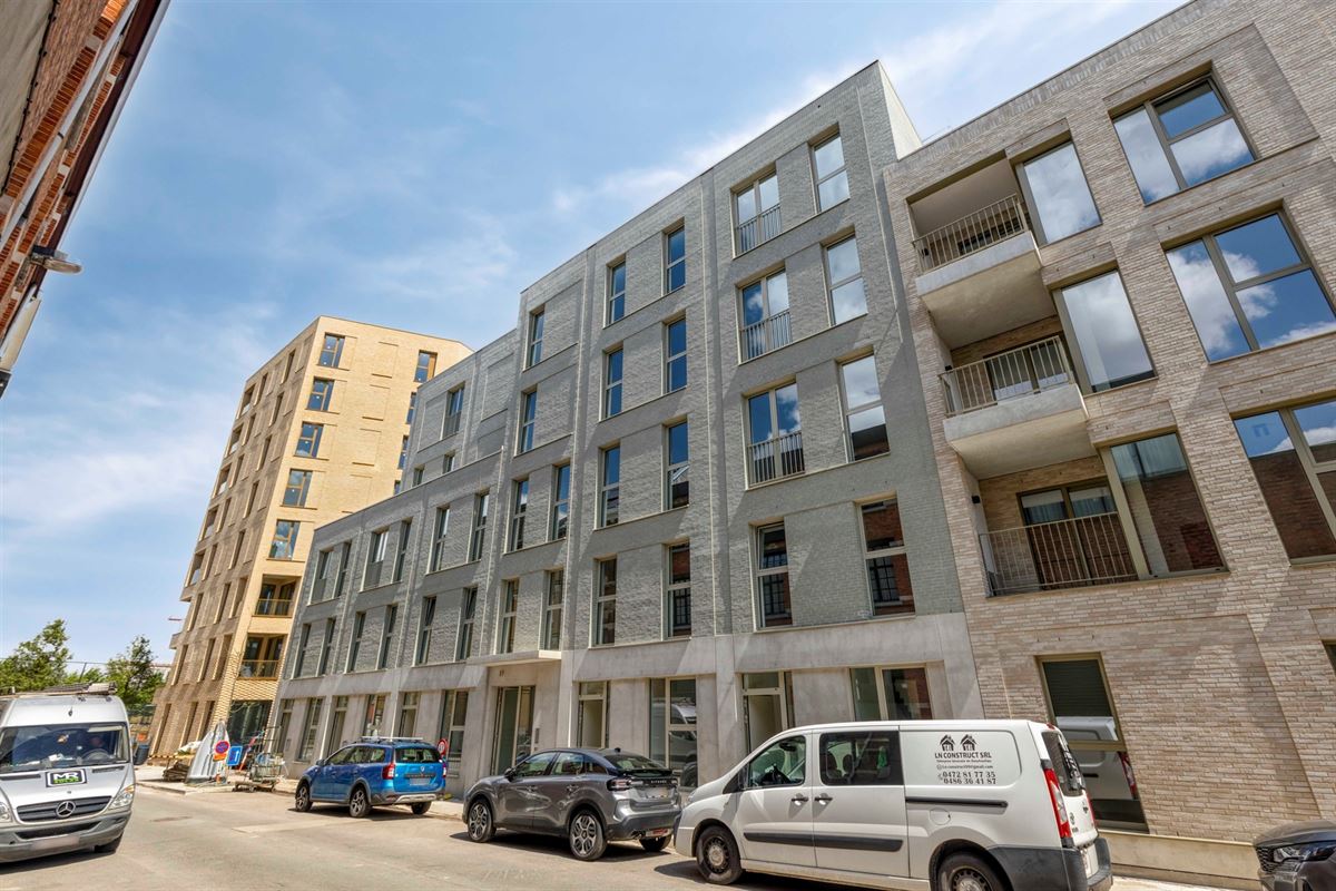 DUPLEX MET 3 SLKS, 2 BADKS + TERRAS OP TOPLOCATIE