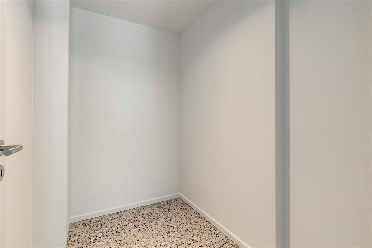 DUPLEX MET 3 SLKS, 2 BADKS + TERRAS OP TOPLOCATIE