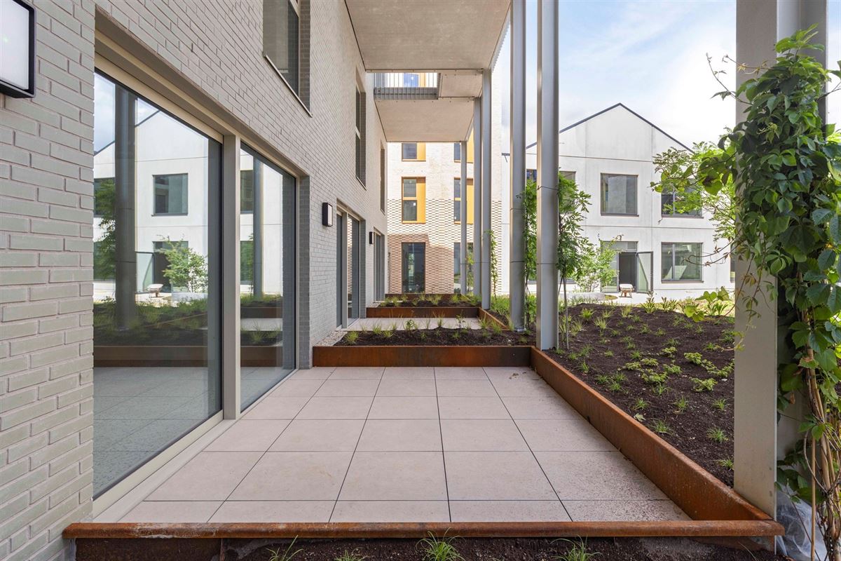 DUPLEX MET 3 SLKS, 2 BADKS + TERRAS OP TOPLOCATIE