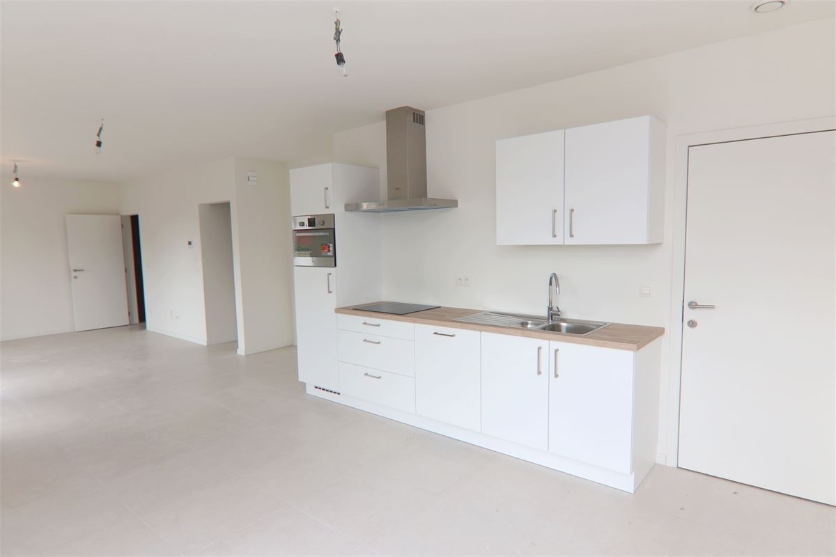 MODERNE HOB MET 3 SLKS + TUIN