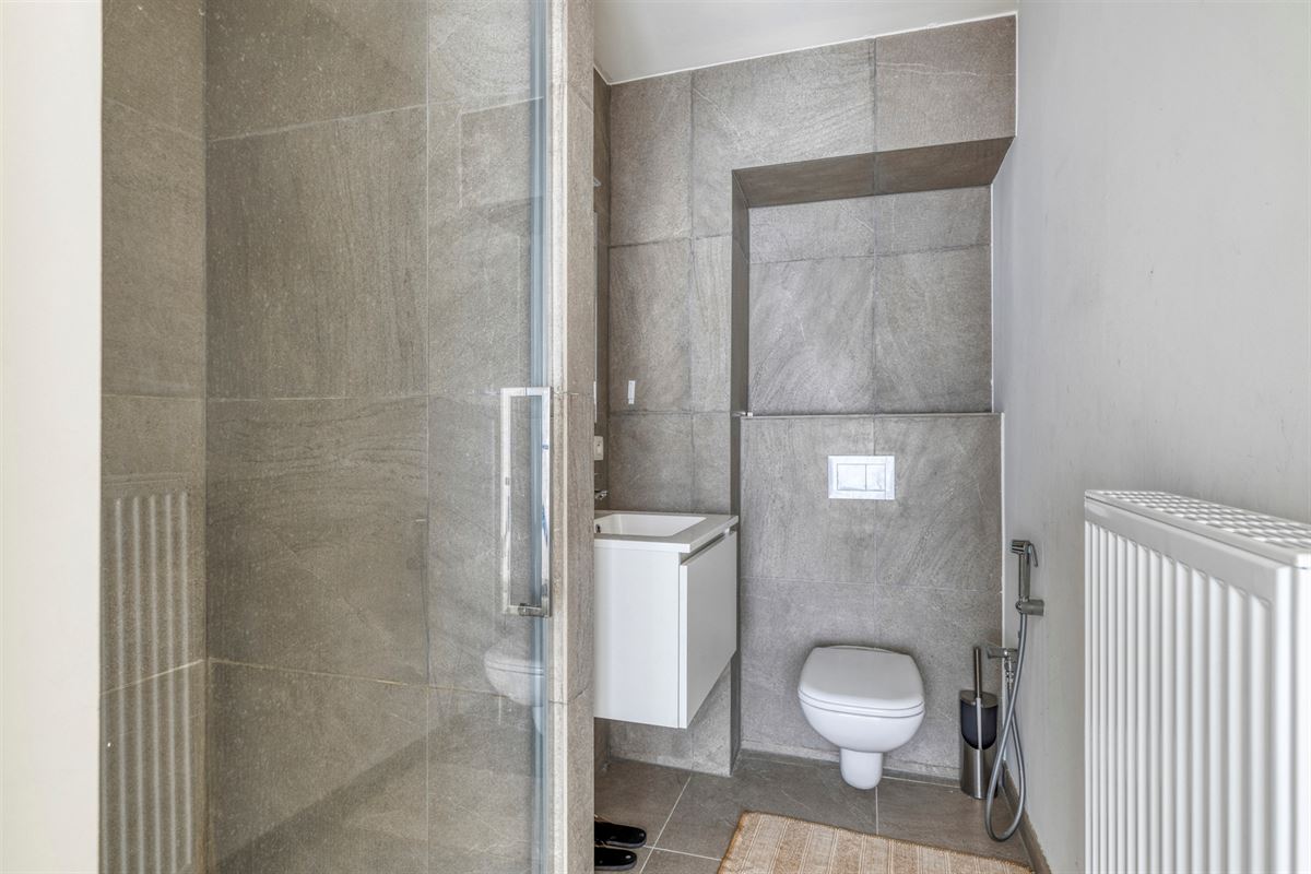 PENTHOUSE MET MAGNIFIEK TERRAS, 3 SLKS + AUTOSTAANPLAATS