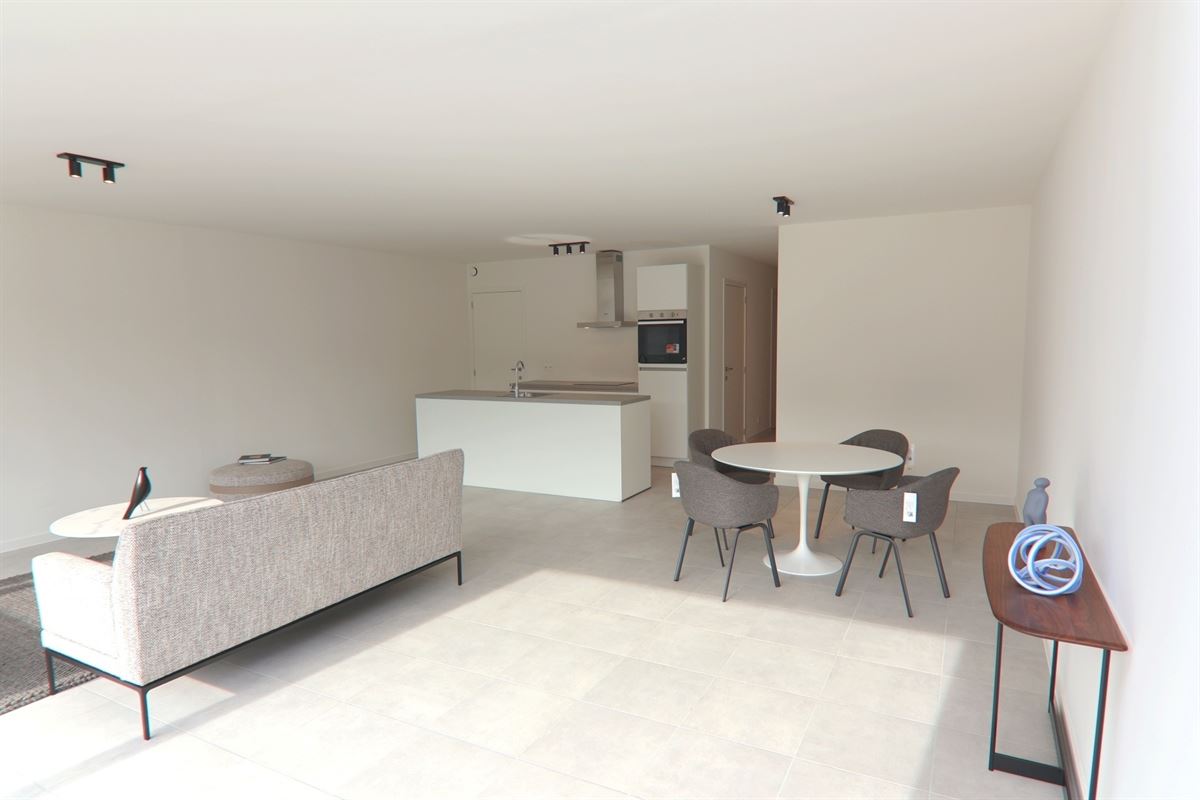 NIEUWBOUWAPP. IN HARTJE HASSELT MET 2 SLKS + TERRAS, TUIN & PARKING
