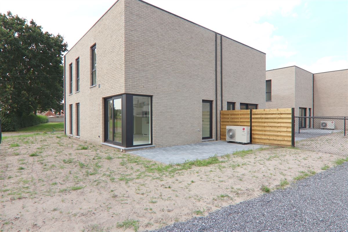 MODERNE HOB MET 3 SLKS + TUIN