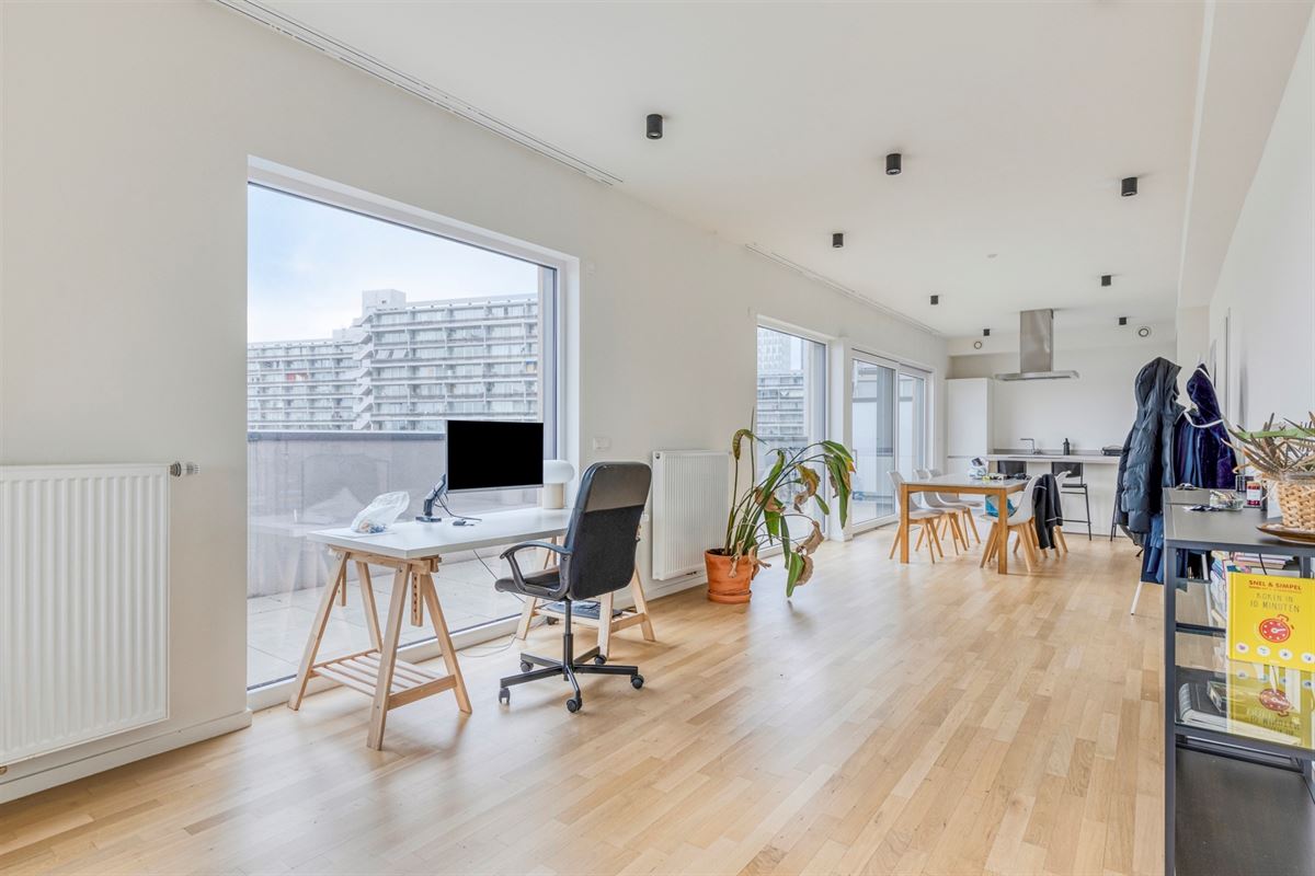 PENTHOUSE MET MAGNIFIEK TERRAS, 3 SLKS + AUTOSTAANPLAATS