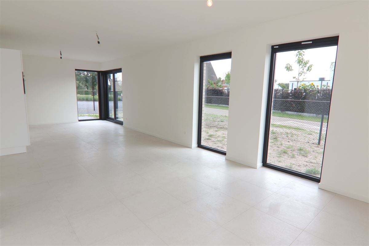 MODERNE HOB MET 3 SLKS + TUIN