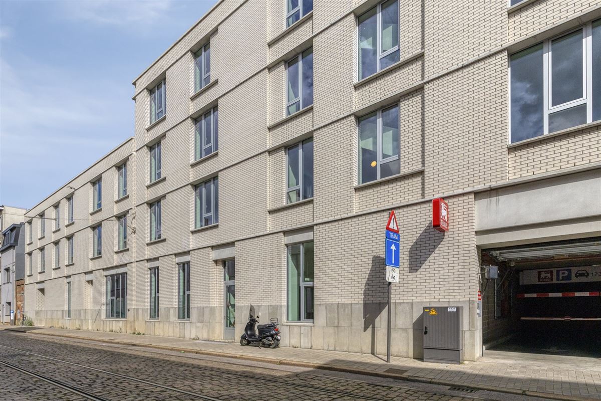 APPARTEMENT + BALKON IN HARTJE ANTWERPEN