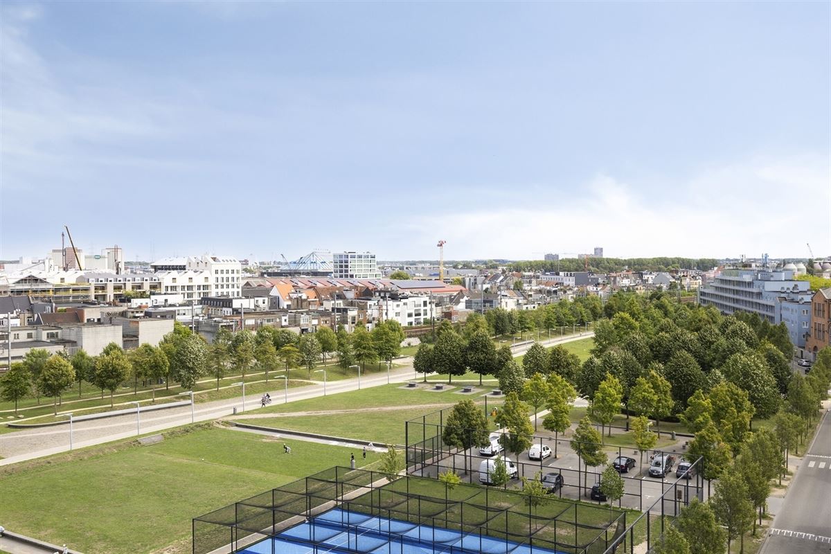 FRIENDFLAT MET  PARKZICHT, 3 SLKS & 3 BADKS
