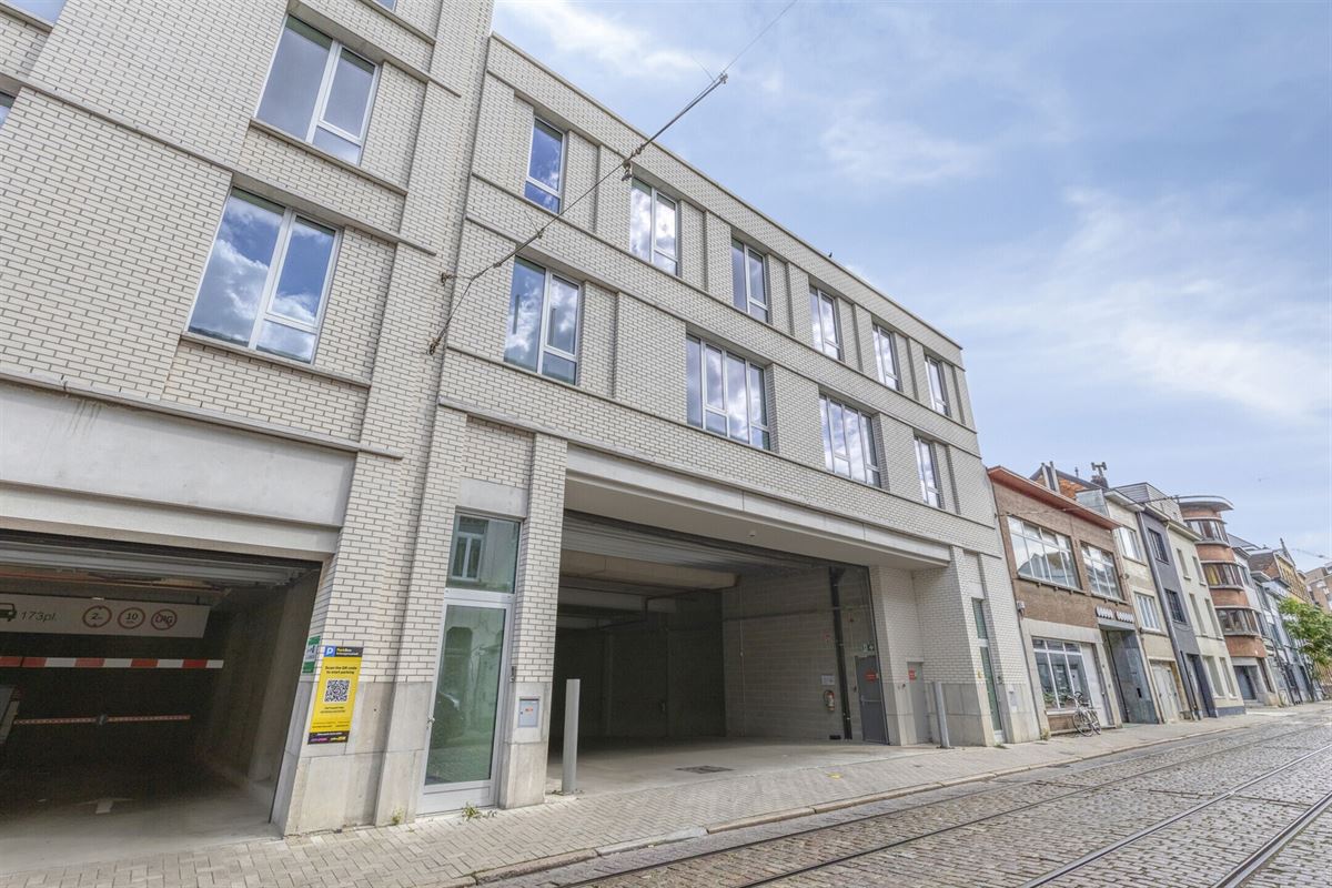 STADSWONING MET 3 SLKS/2BADKS + TERRAS VAN 12M² IN HARTJE ANTWERPEN