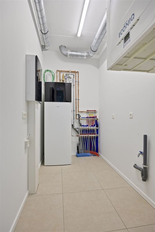 FRIENDFLAT MET PARKZICHT, 3 SLKS & 3 BADKS