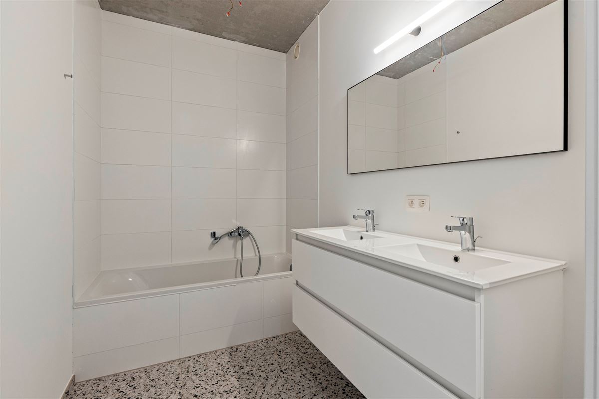 APP MET 3 SLKS, 2 BADKS + TERRAS OP TOPLOCATIE