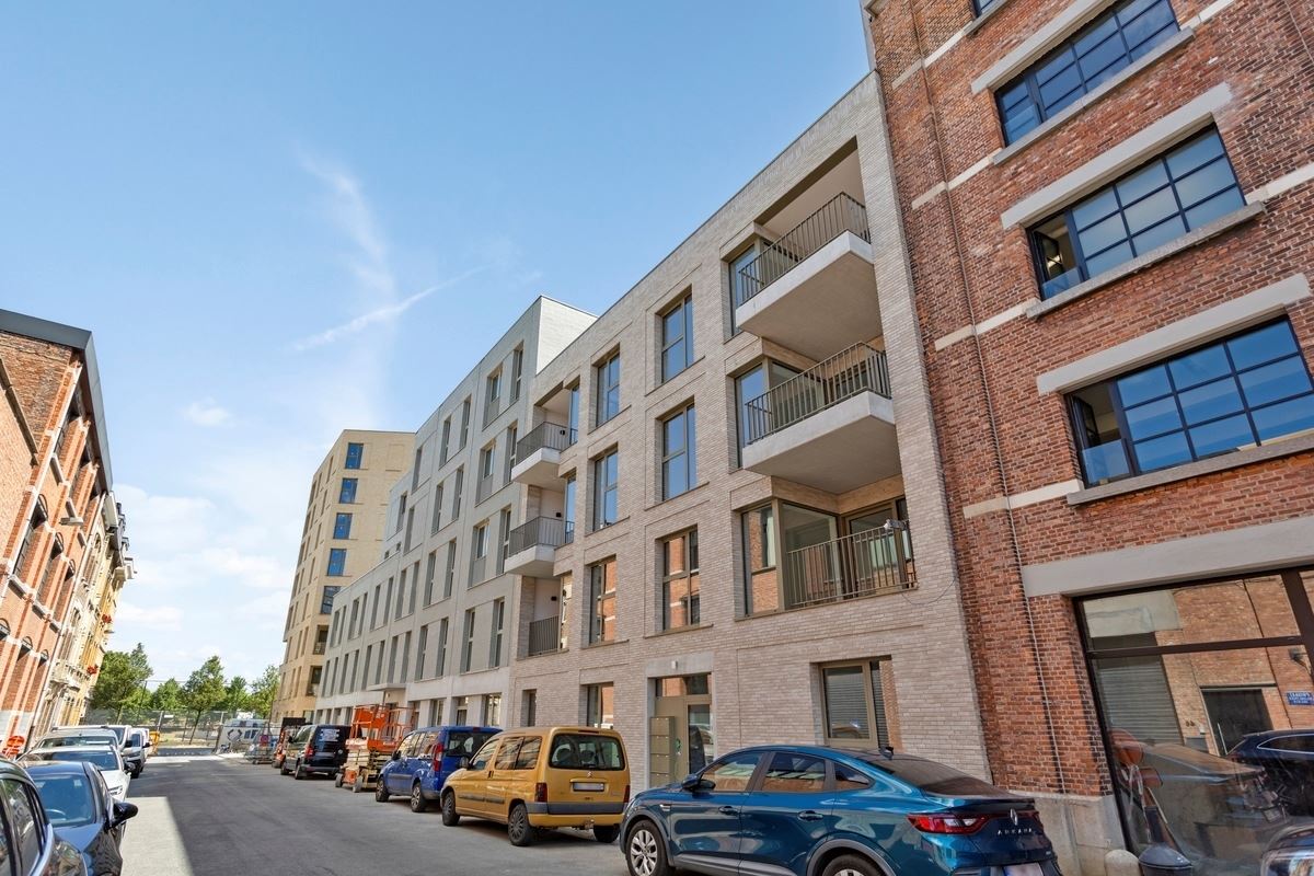 CENTRAAL GELEGEN APP. MET 2 SLKS + TERRAS 