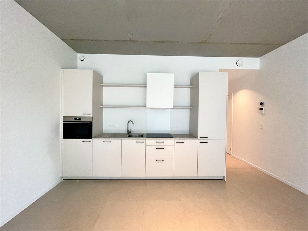 CENTRAAL GELEGEN APP. MET 2 SLKS + TERRAS