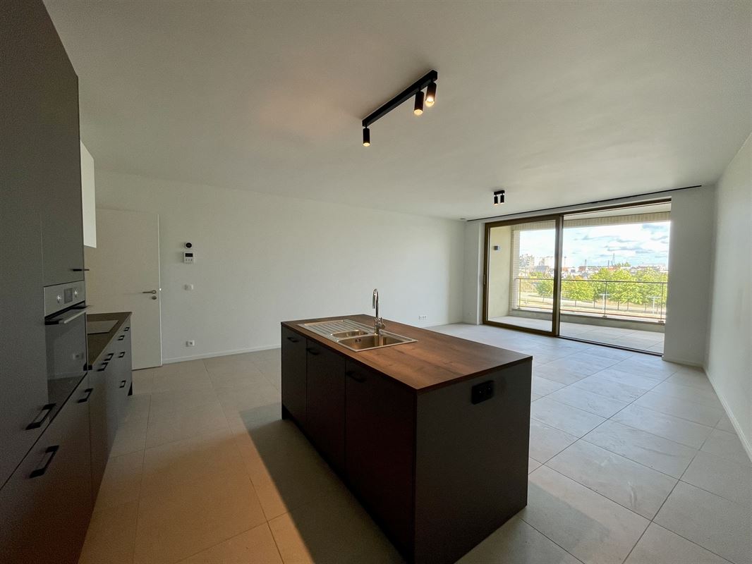 FRIENDFLAT MET TERRAS, 3 SLKS & 3 BADKS