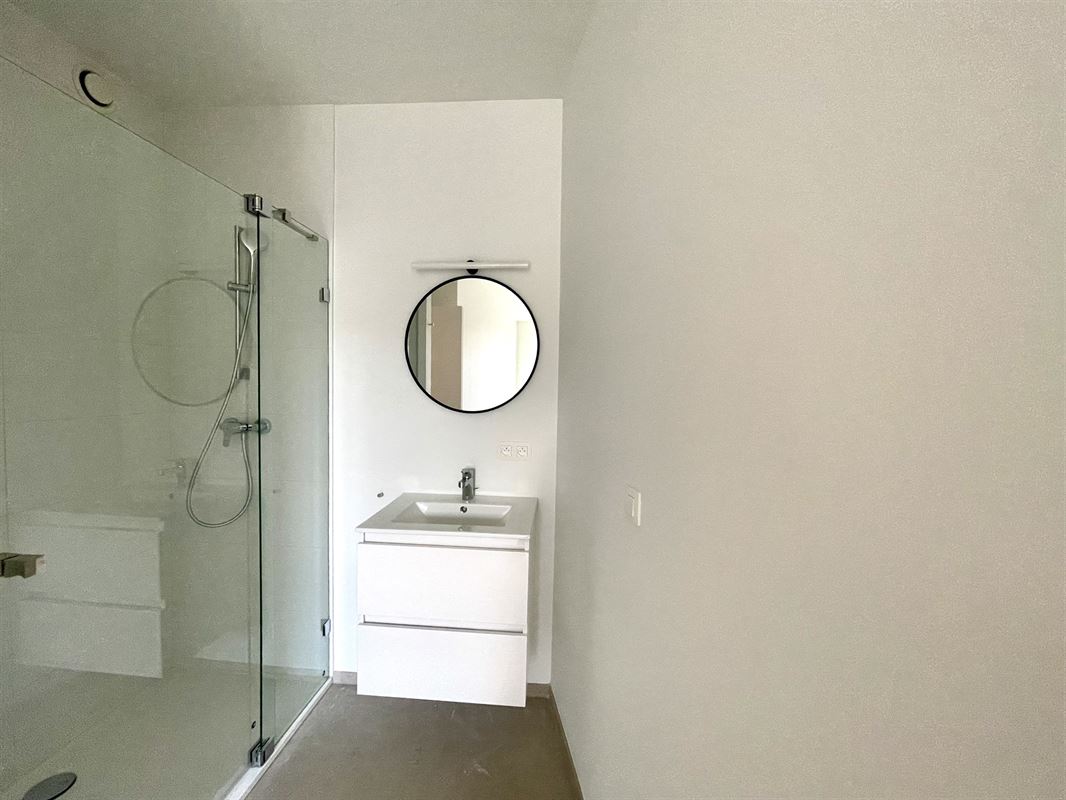 NIEUWBOUWAPP. MET TERRAS, 3 SLKS & 3 BADKS