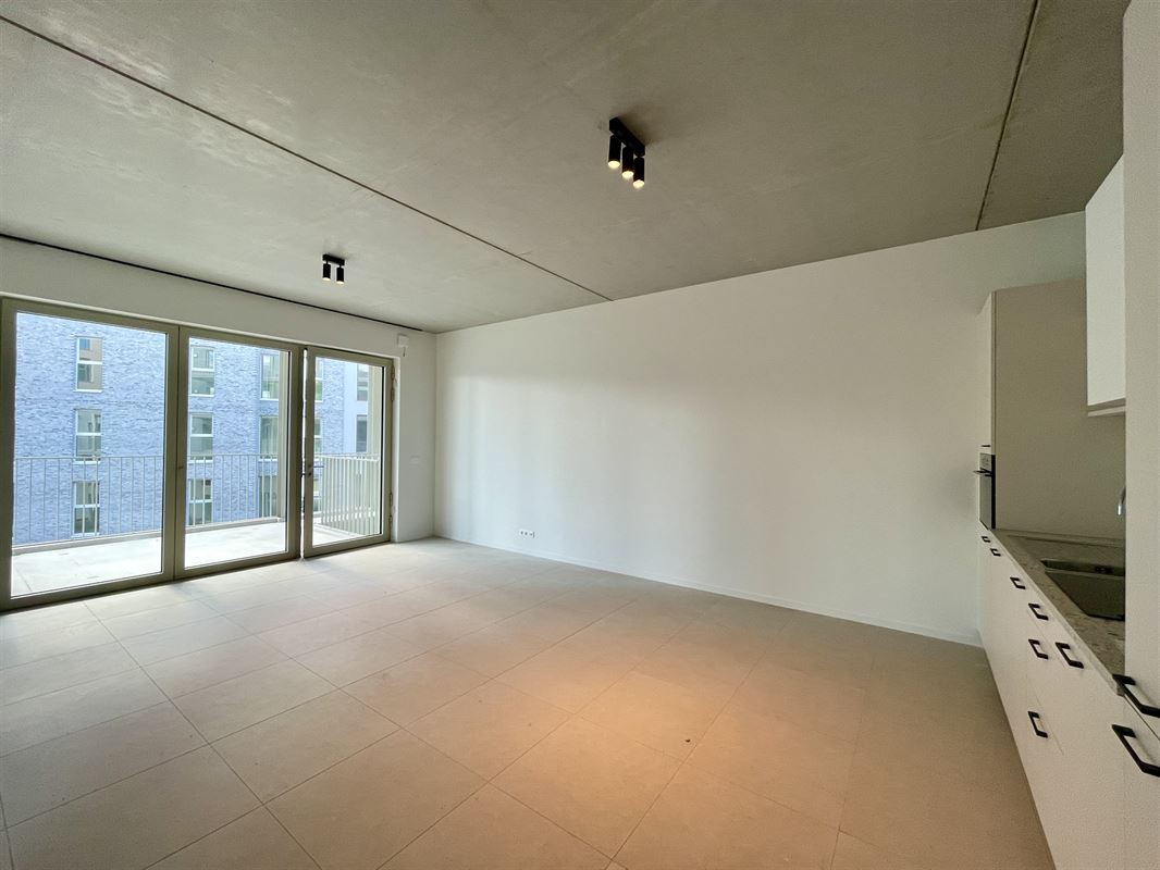 CENTRAAL GELEGEN APP. MET 2 SLKS + TERRAS 