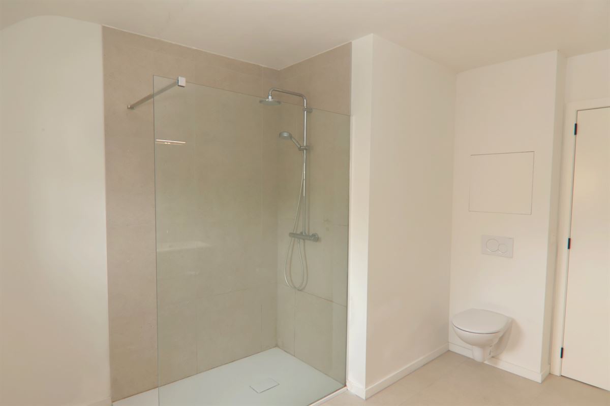 LANDELIJKE HUURWONING MET 3 SLKS, CARPORT + TUIN