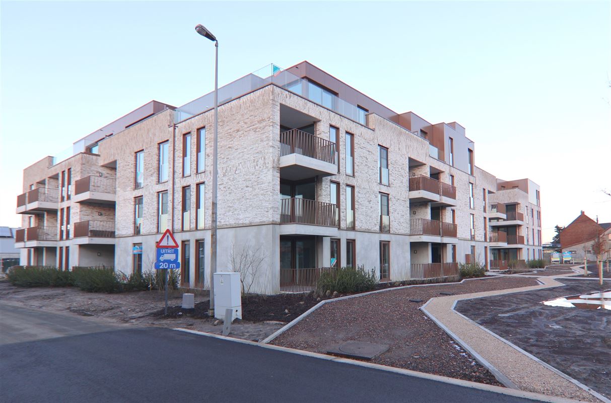 RECENT APP MET 2 SLKS + TERRAS & PARKING