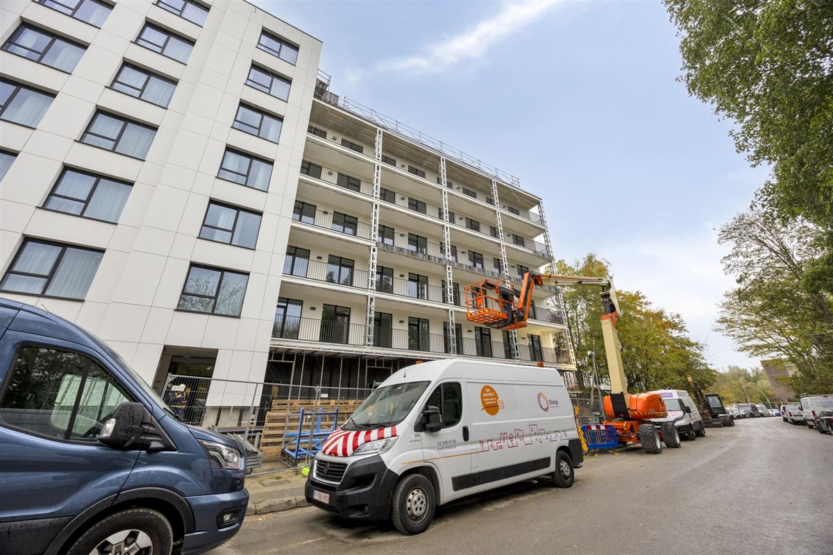 APP. MET 3 SLKS, 2 BADKS + 2 TERRASSEN