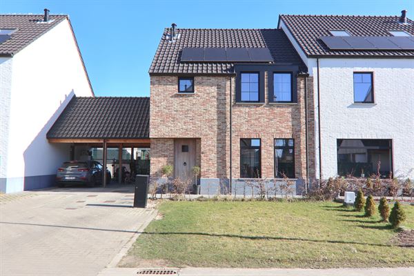 LANDELIJKE HUURWONING MET 3 SLKS, CARPORT + TUIN